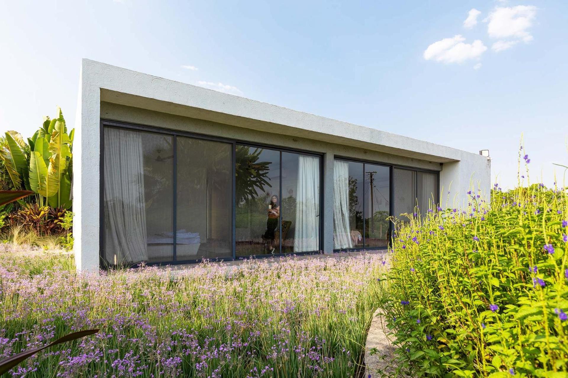 Open House By Stayvista - Nestled In Nature, Featuring A Swimming Pool & Expansive Lawn For A Serene Retreat Shikrapur Экстерьер фото