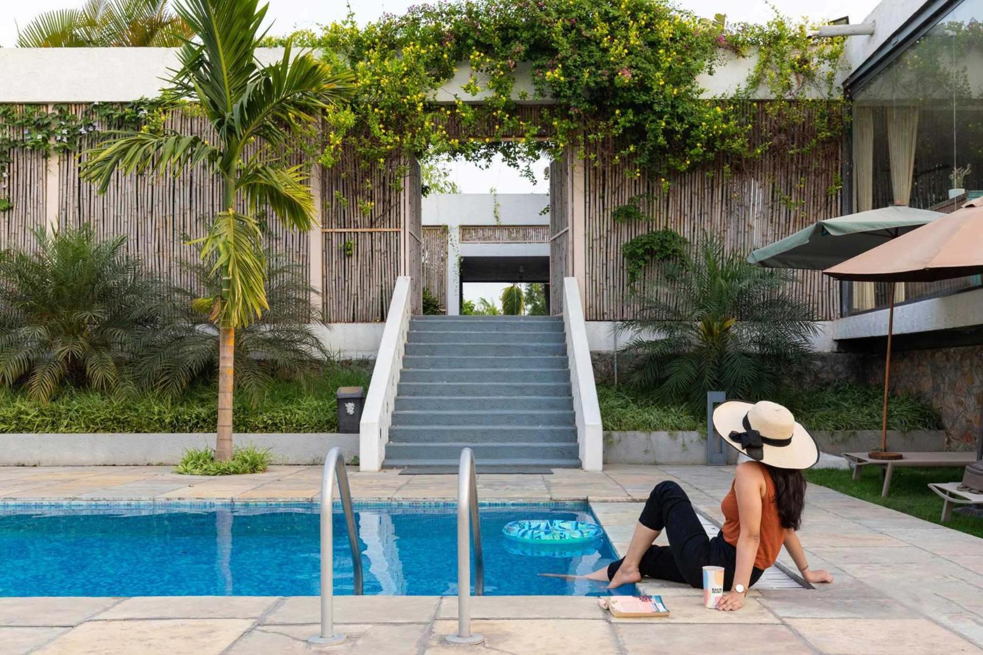 Open House By Stayvista - Nestled In Nature, Featuring A Swimming Pool & Expansive Lawn For A Serene Retreat Shikrapur Экстерьер фото